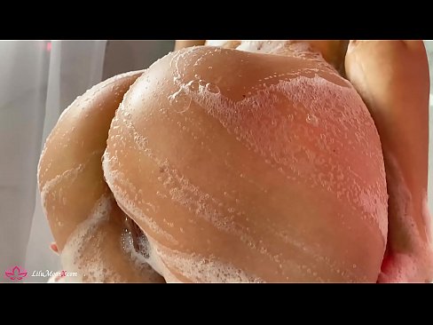 ❤️ Brunette Anapiga Pussy kwa Pussy kwa Vibrator hadi Orgasm kali katika Shower Ngono ❌️❤